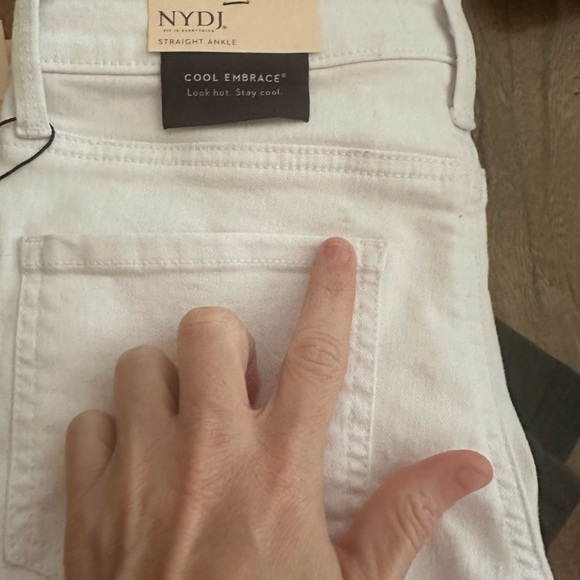 NYDJ Women's white straight ankle 2 petite pants. NWT 25 inseam. Small dust spot - Picture 5 of 7